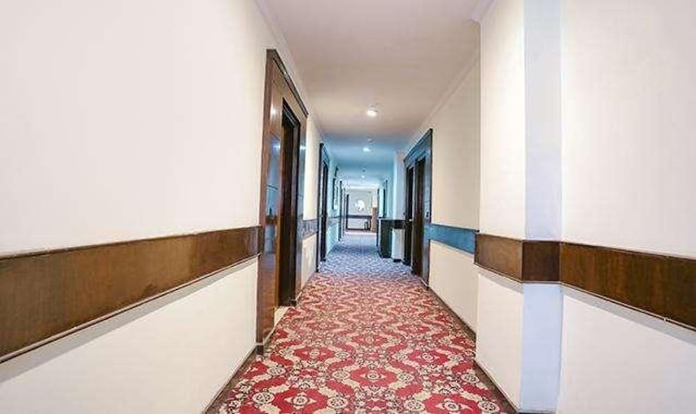 Fabhotel Clark Height