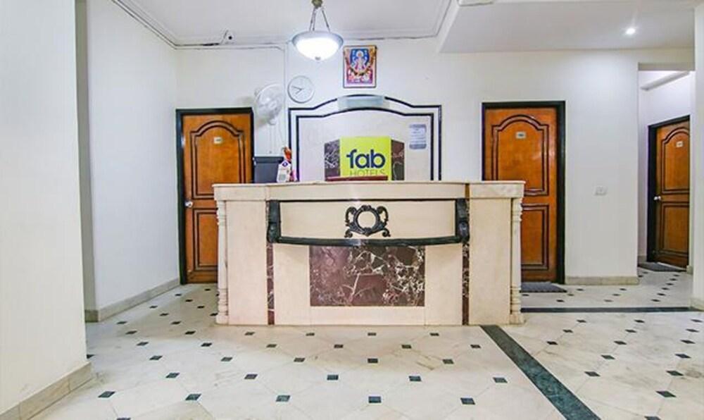 Fabhotel Singh Suite