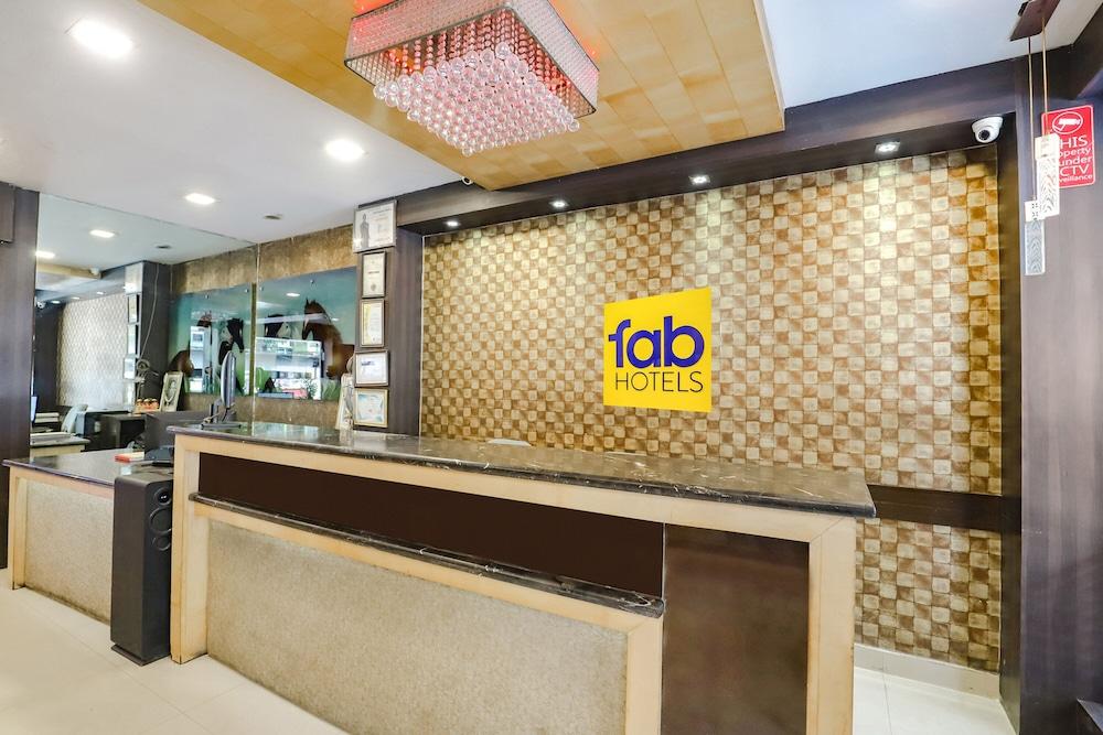 Fabhotel Parashar