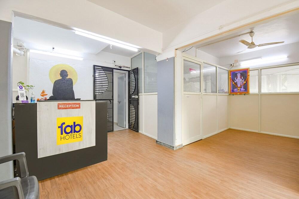 Fabhotel Destiny Living