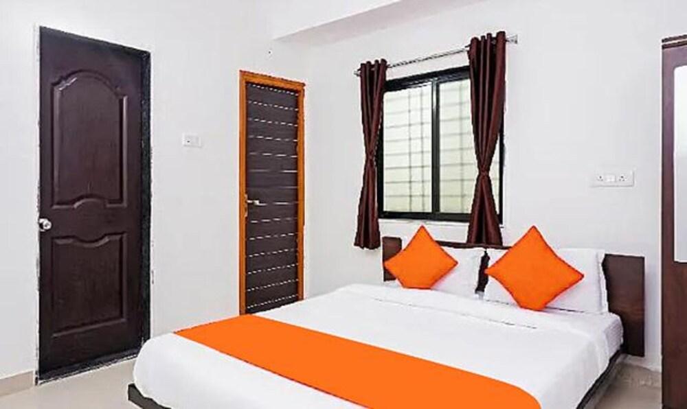 Fabhotel Laxmi Chowk