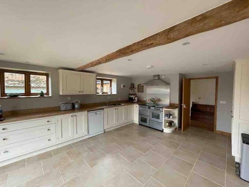 Charming Norfolk Barn Conversion in Barnham Broom