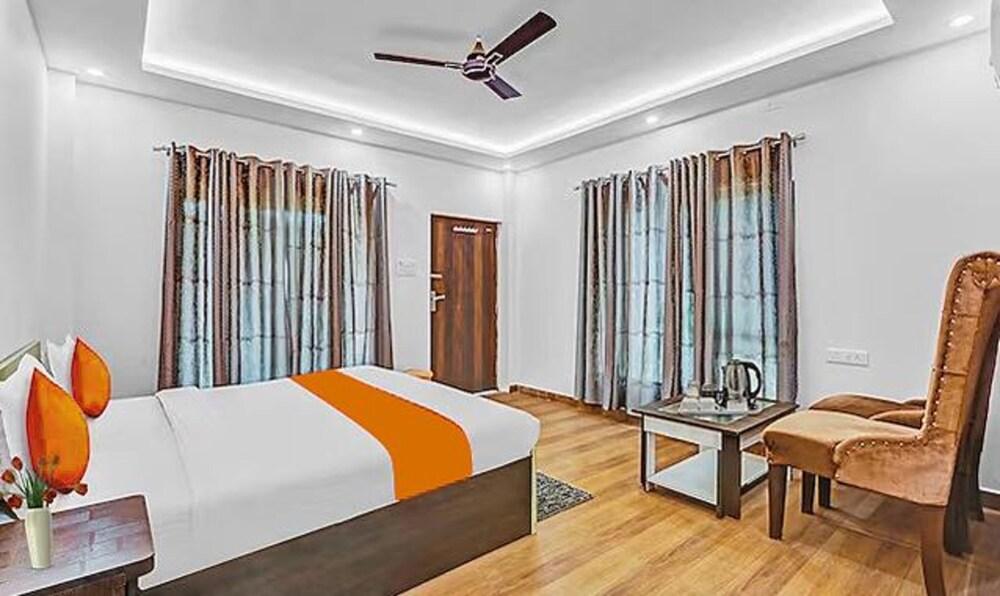 Fabhotel Prayag Deep