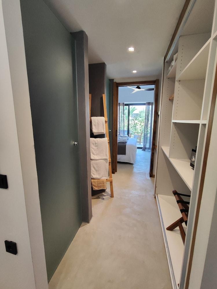 Helios Beach Hotel & Bungalows