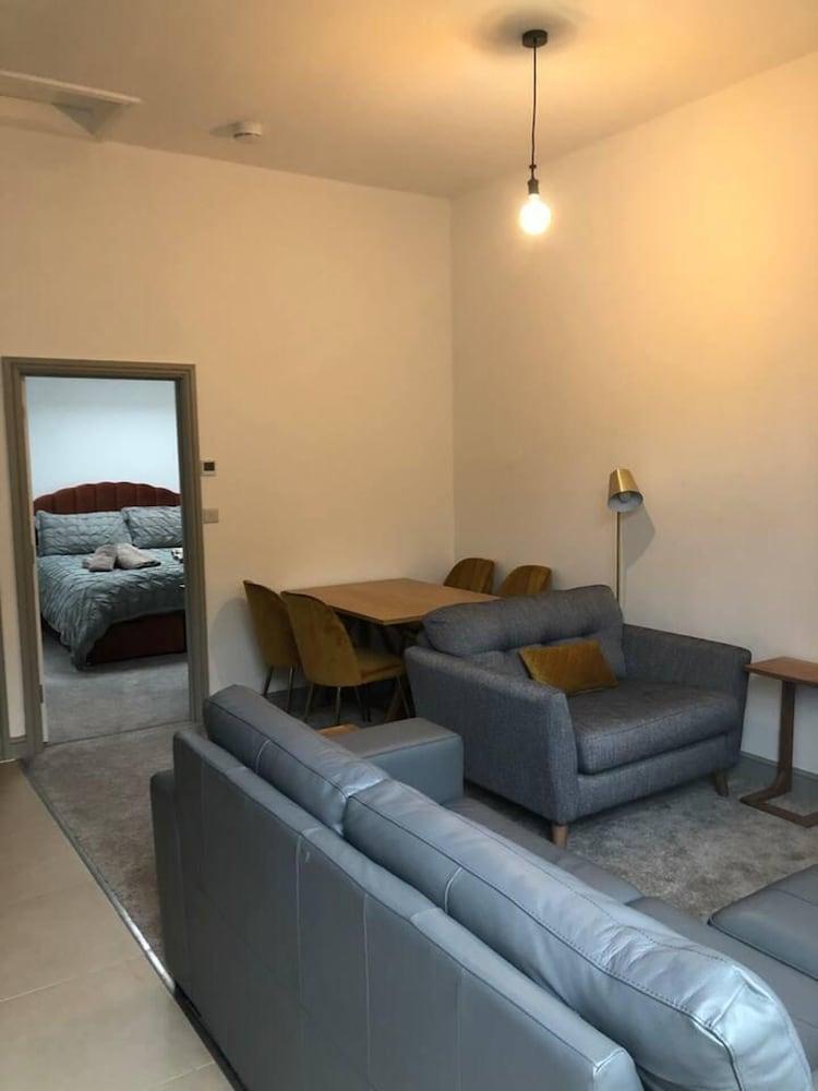 Smithy Bungalow, Free Private Parking