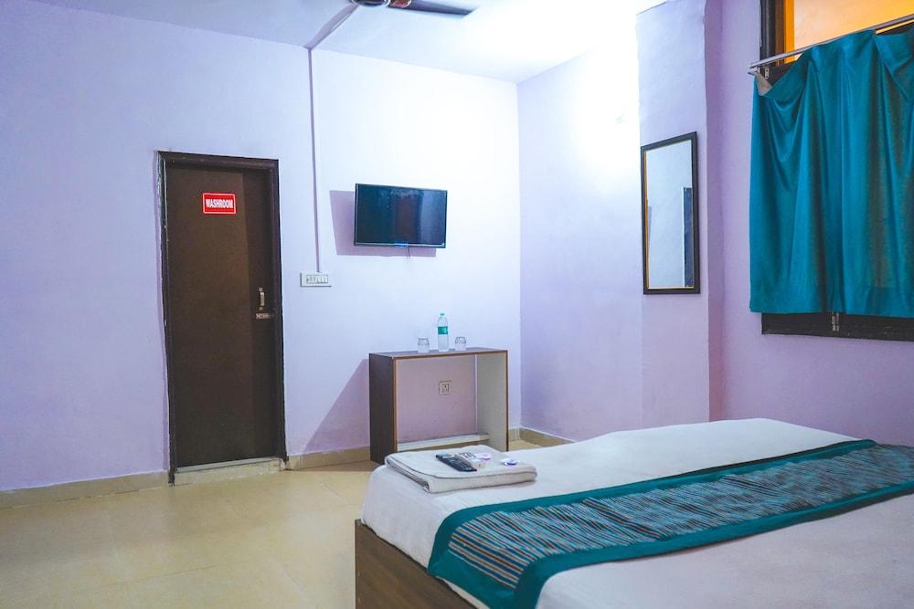 Roomshala 030 Lisa Homes