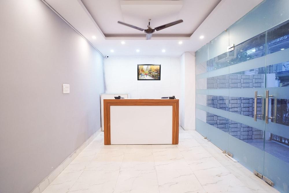 Roomshala 034 Grihum Noida Sector 63