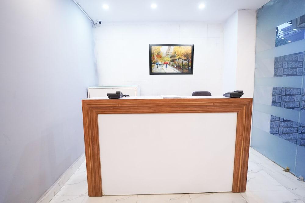 Roomshala 034 Grihum Noida Sector 63