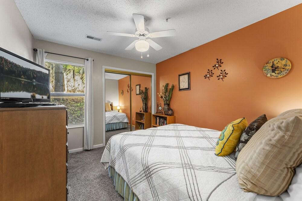 Table Rock Treasure 2 Bedroom Condo by Redawning