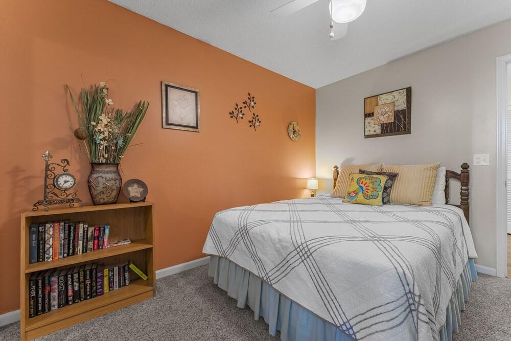 Table Rock Treasure 2 Bedroom Condo by Redawning