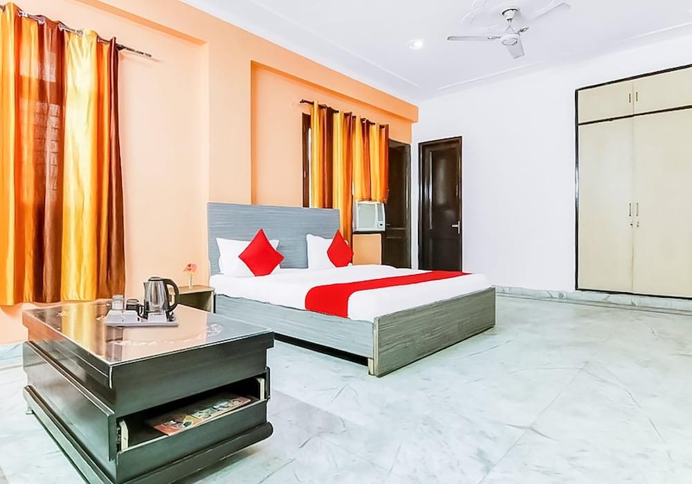 Roomshala 036 Hotel Orlov