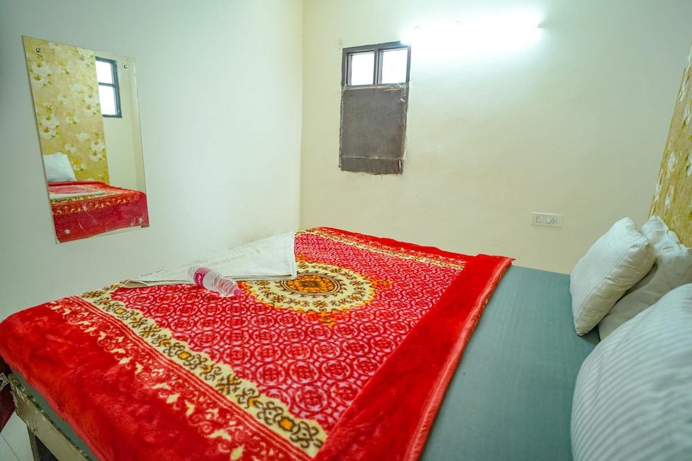 Roomshala 037 Honey Inn