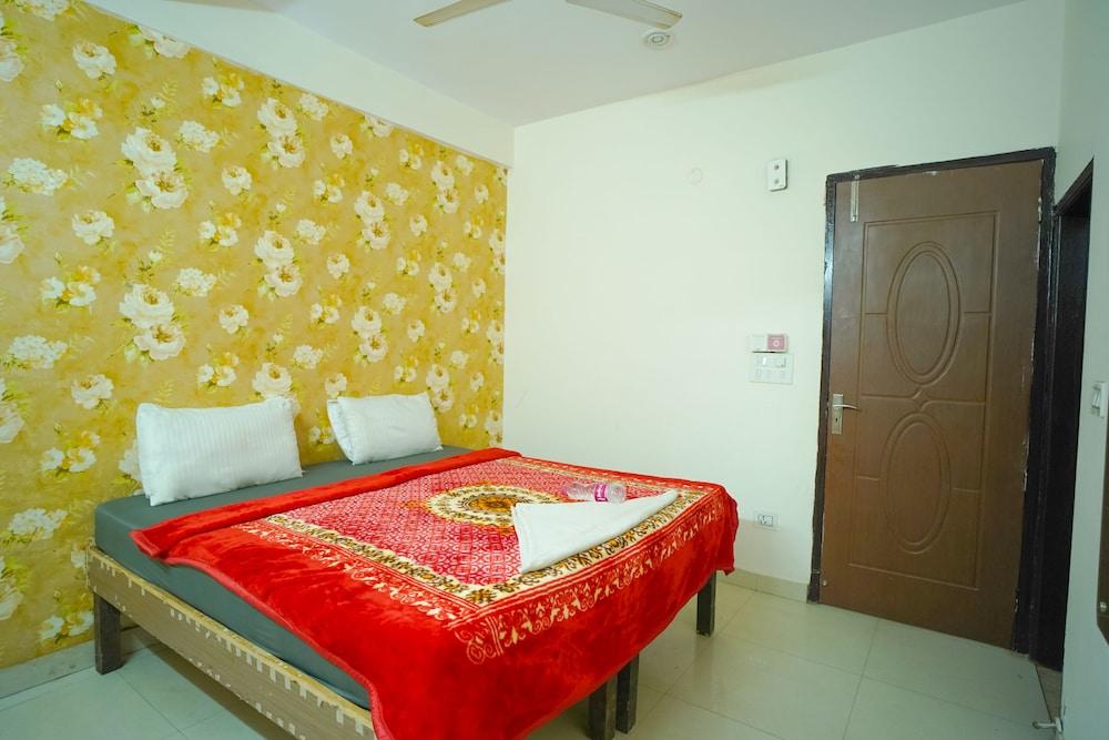 Roomshala 037 Honey Inn