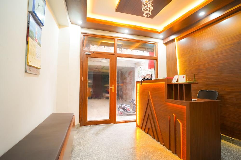 Roomshala 045 Galaxy Noida 35