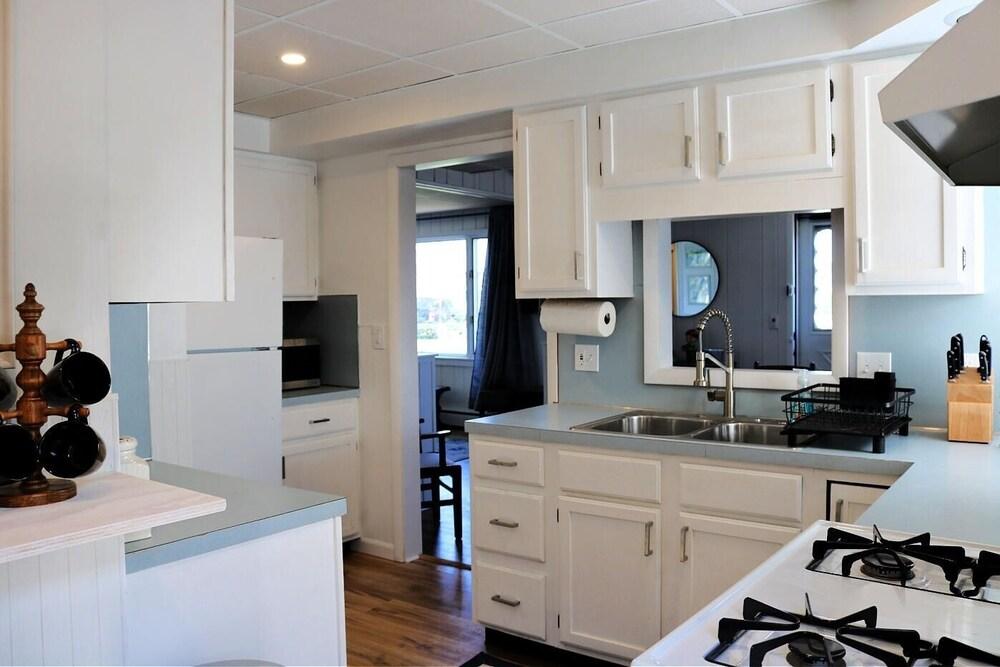 Lakeside Getaway 3 Bedroom Home