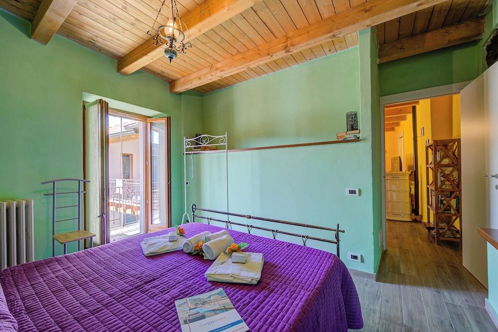 Brighty Rainbow House Garden