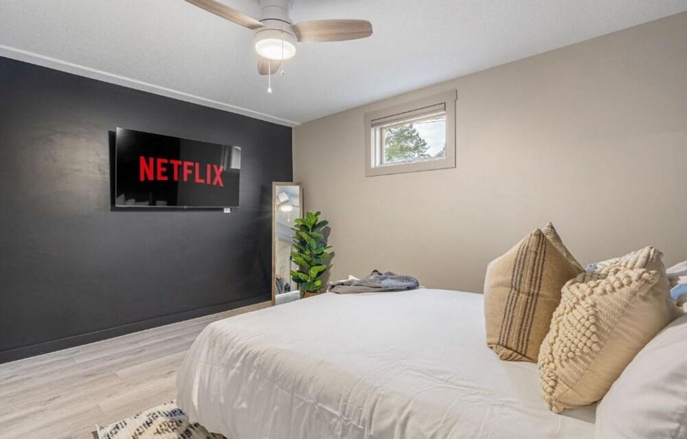 Sleeping in Scandinavia No Service Fees Backyard