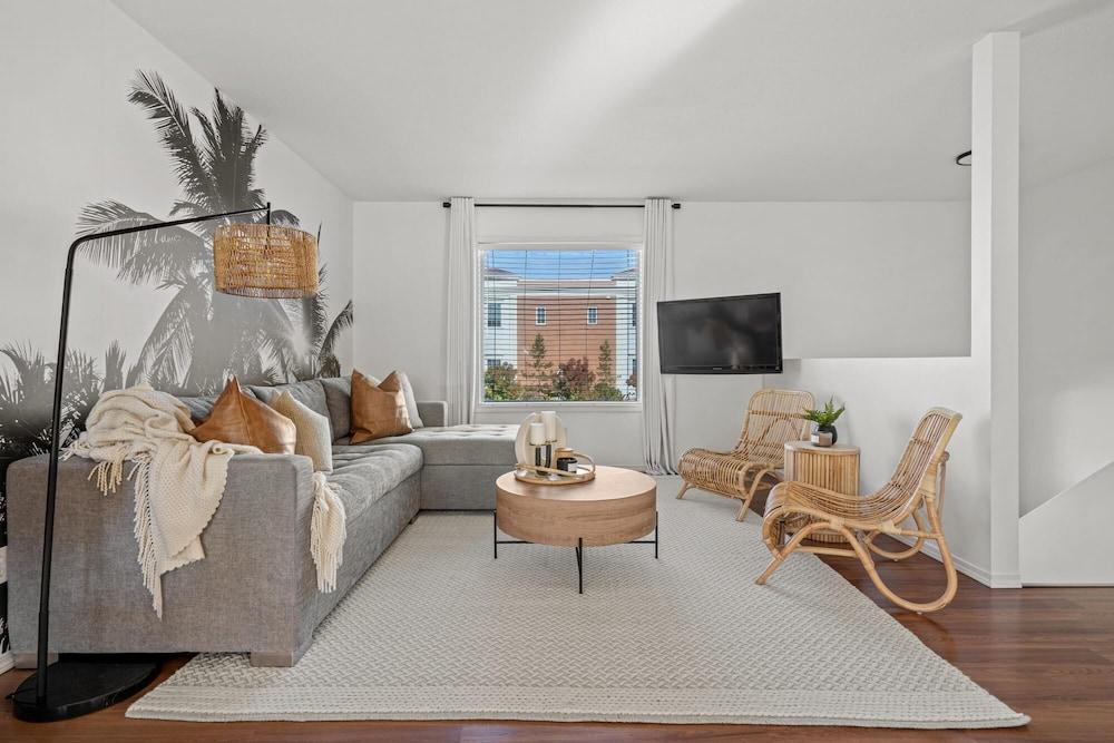 The Palms No Service Fees BBQ Fire Pit