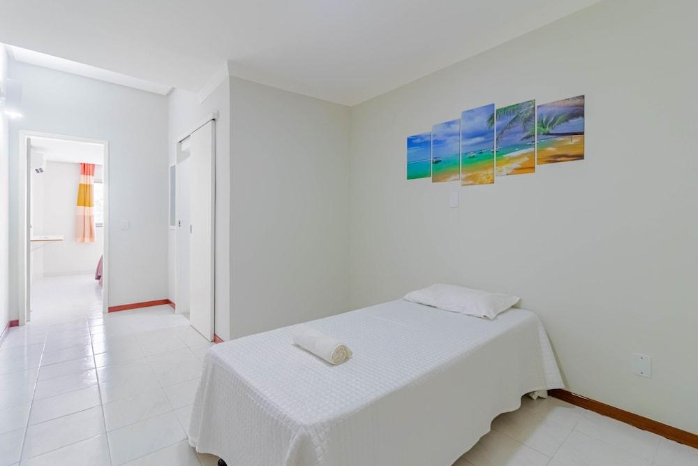 PFL03 Apto 3 Quartos a 200m da Praia