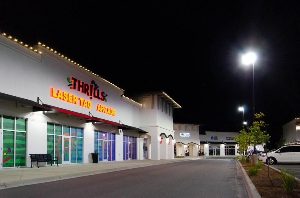 Golf Course 92b 2 Bedroom Condo by Redawning