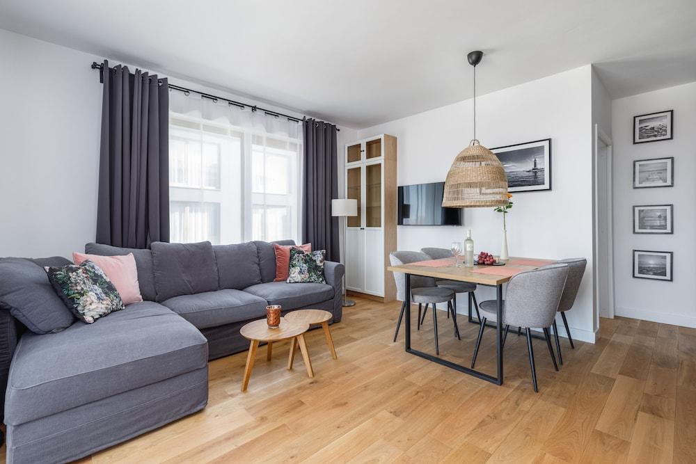 Marynarska Sarbinowo by Renters