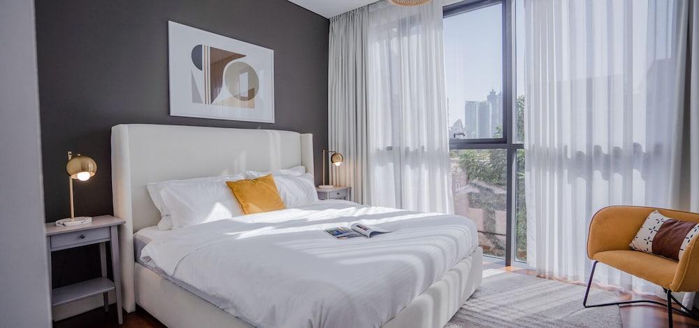 Aya - Awe-inspiring 2BR in City Walk with Balcony