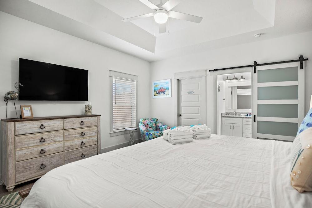 21400 Marlin Ave - Blue Marlin