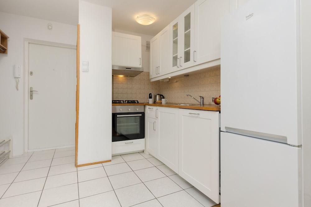 Sunny Studio Warsaw by Renters