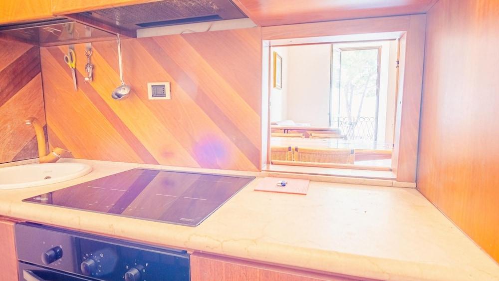 Romantic Coast View - Italian Homing