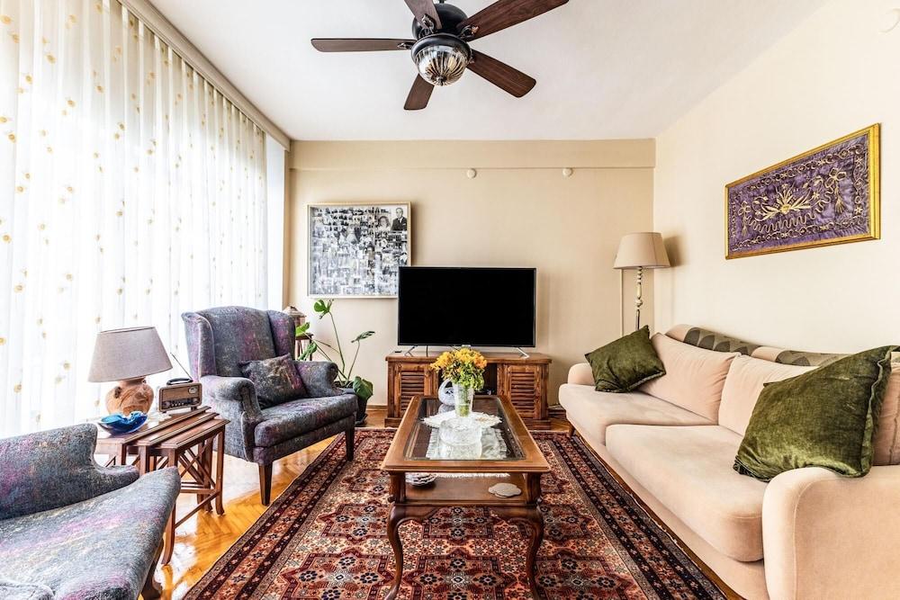 Exquisite Flat Near Moda Coast in Kadikoy