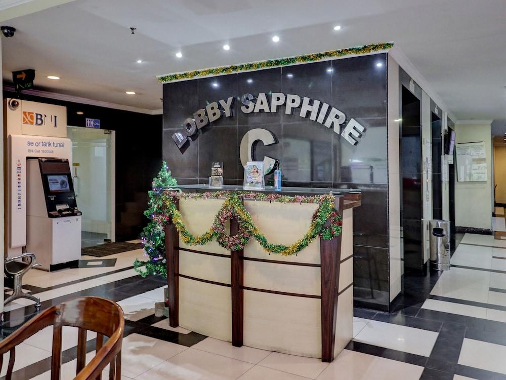 OYO 92112 Gateway Cicadas