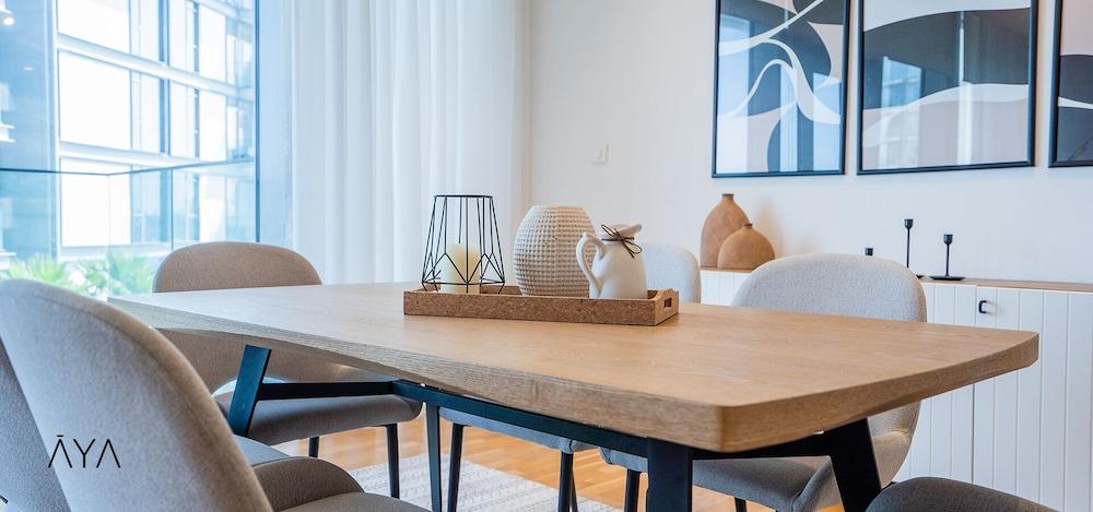 Aya - Stunning 1BR Surrounding The Sea Views & Ain Dubai