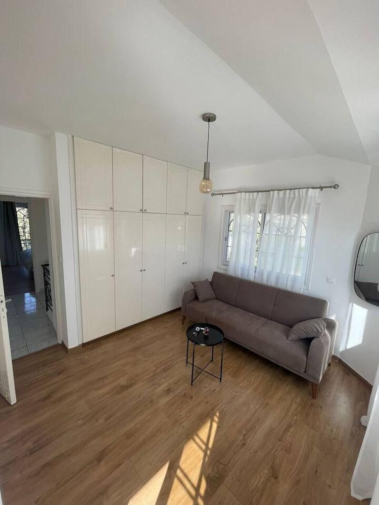 Amazing 4-bed Villa in Limassol