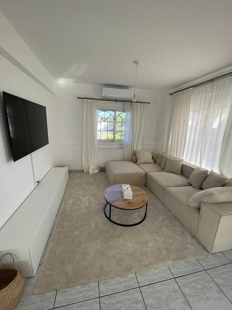 Amazing 4-bed Villa in Limassol