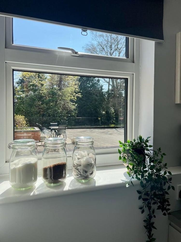 Sunny 2-Bedroom flat in Hoddesdon