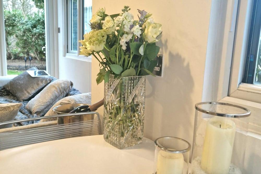 1 Bed Cottage-museum View-garden-free Parking