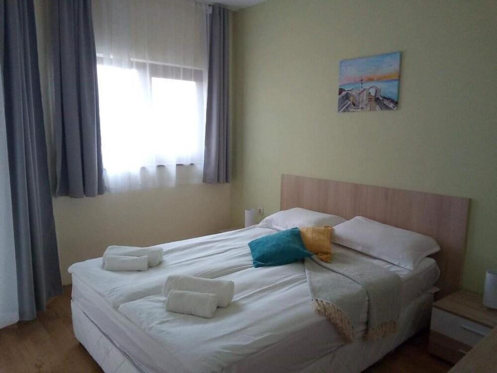 July Morning Seaside Resort