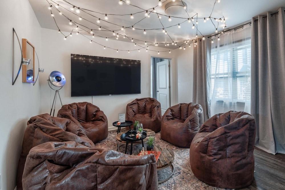 Close To Music Row Bright Homey 4bd Unit