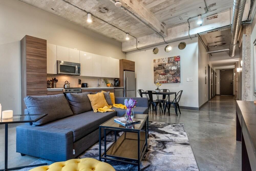 Convention Center Contactless 1 Bedroom