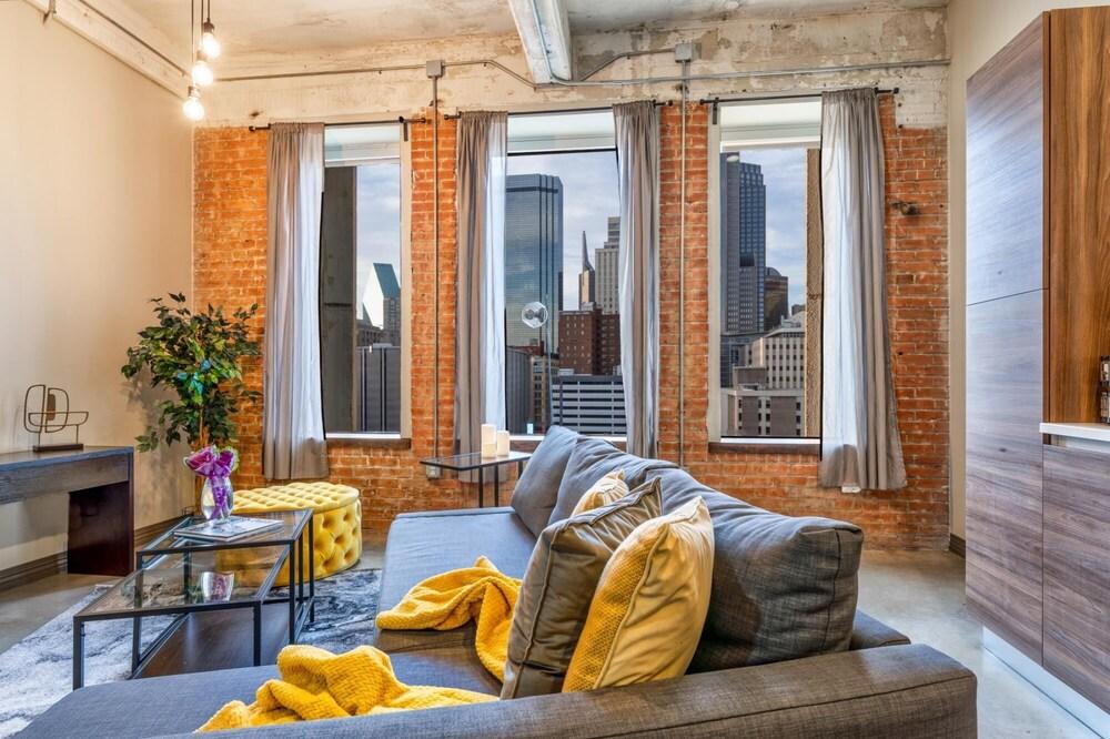 Convention Center Contactless 1 Bedroom