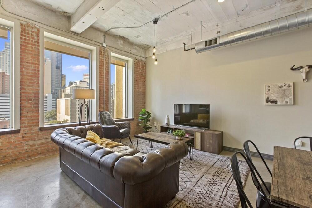 Convention Center Touchless 2bd Close To Hotspots