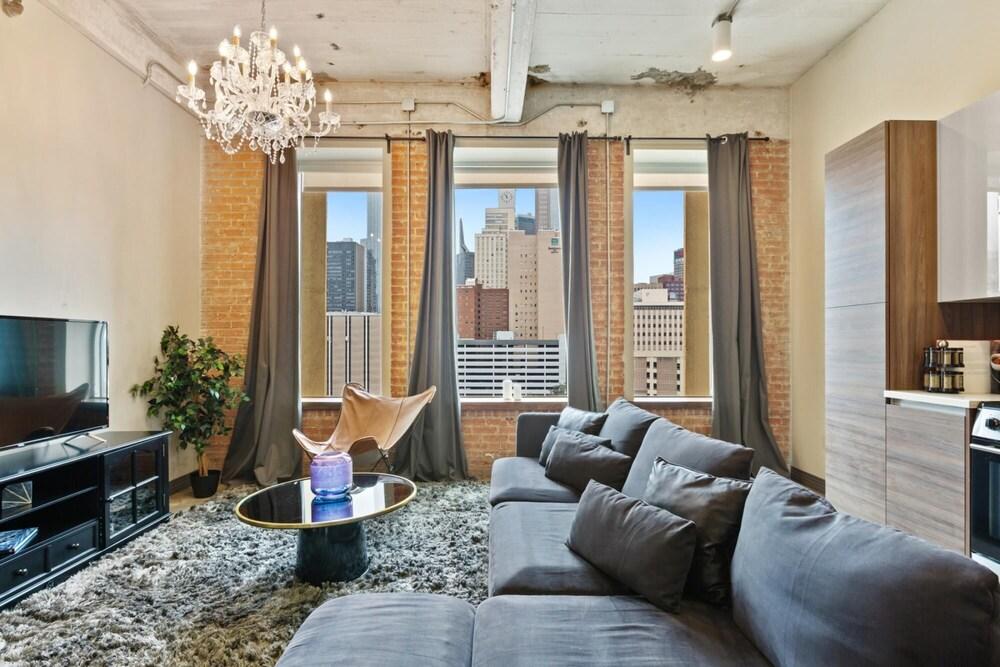 Convention Center Contactless 1bd in Downtown