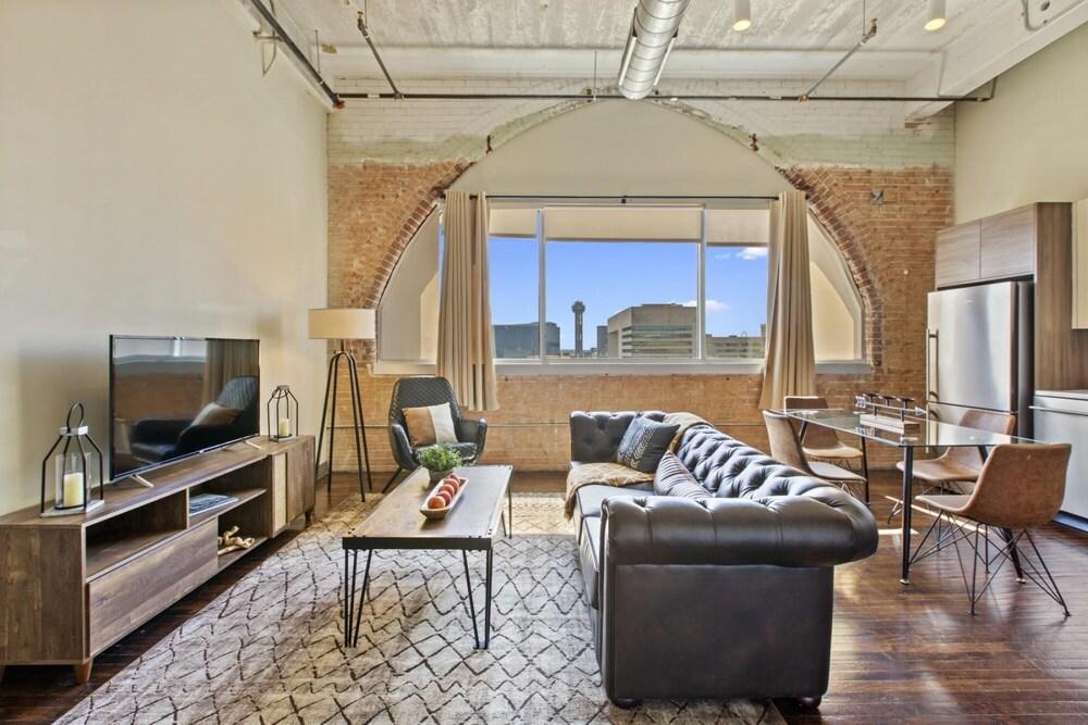 Convention Center Self - Check In 2bd Downtown