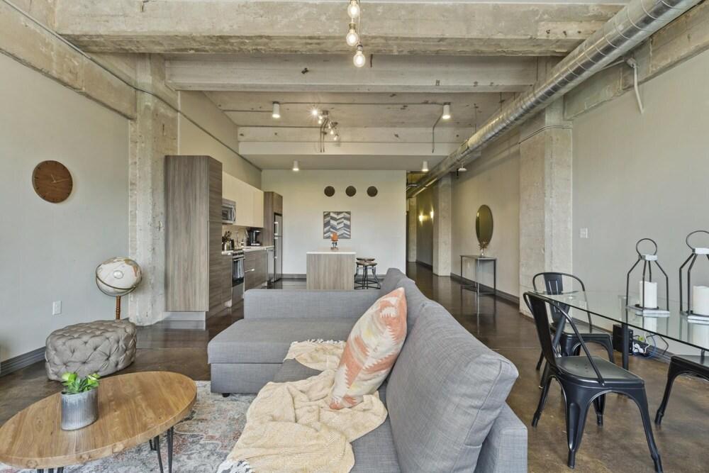 Convention Center Touchless 1bd Near Hotspots