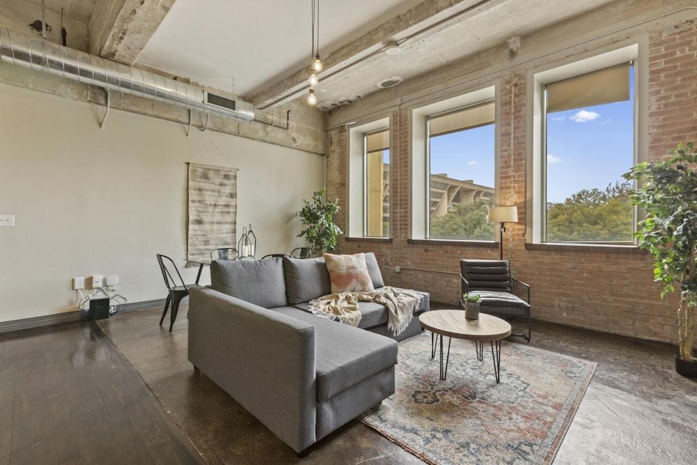 Convention Center Touchless 1bd Near Hotspots