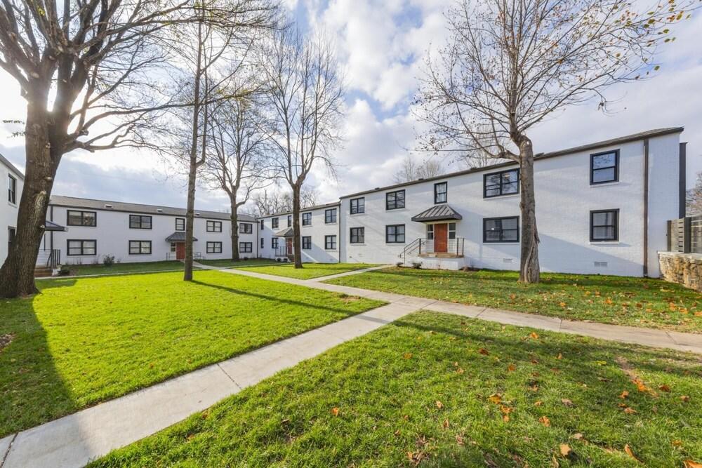 Close To Music Row Touchless 4bd