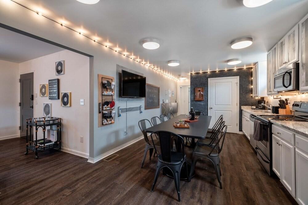 Close To Music Row Touchless Lovely 4bd Unit