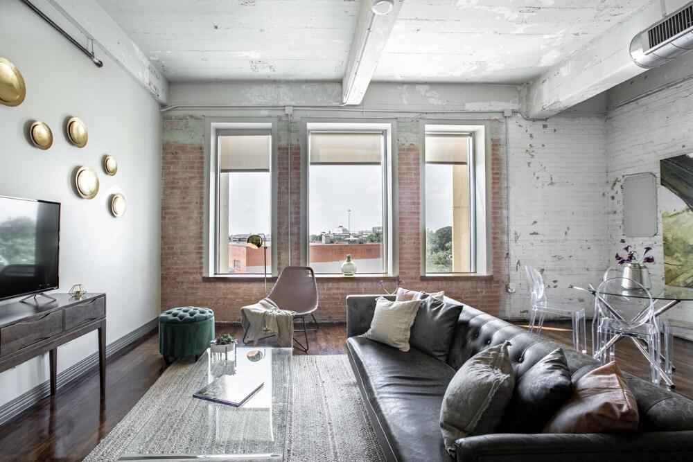 Convention Center Touchless 2bd In DT Dallas