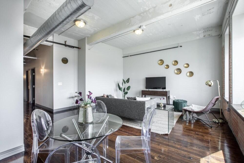 Convention Center Touchless 2bd In DT Dallas