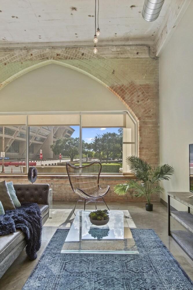 Convention Center Touchless 1bd In Downtown